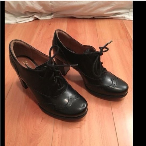 clarks lace up heels